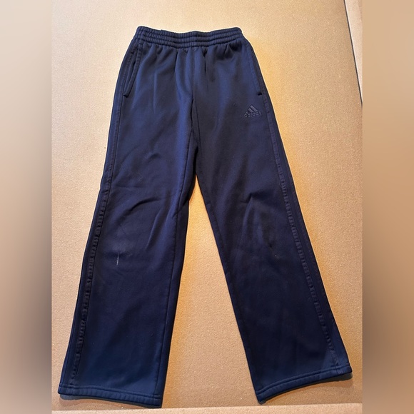 Lot of 4 Pairs of Boys Adidas sweatpants. Gently worn for one season. Sz 10/12 - Picture 4 of 5